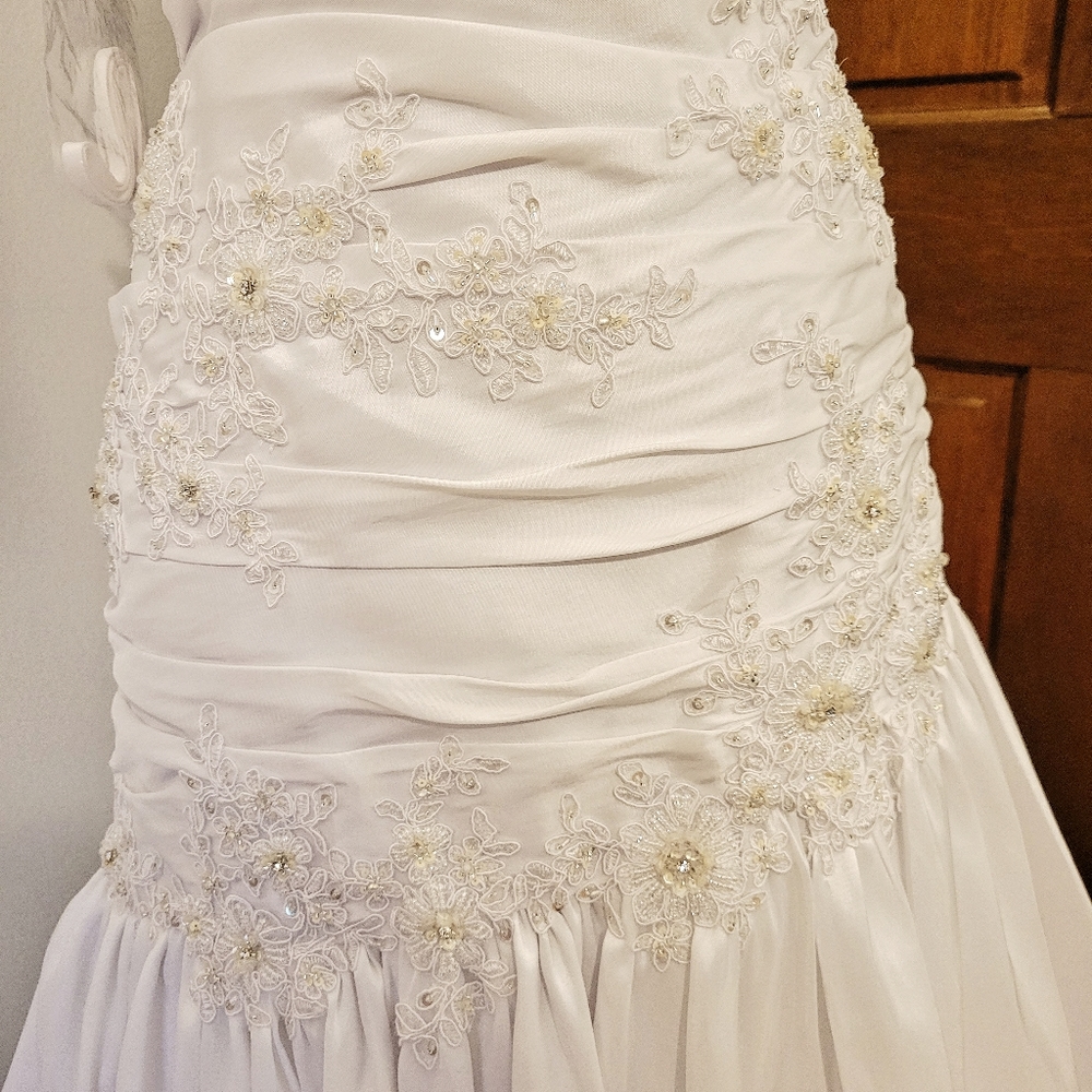 A&T 4414 White Bridal Gown Sz 8 - Picture 5 of 16